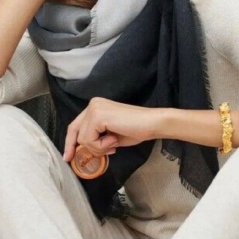 $150 MSRP Cushnie one size grey horizon ombré scarf - Rachel Zoe - Picture 4 of 5